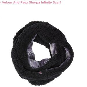 ⏰Last One- NWT Cuddl Duds Reversible Scarf